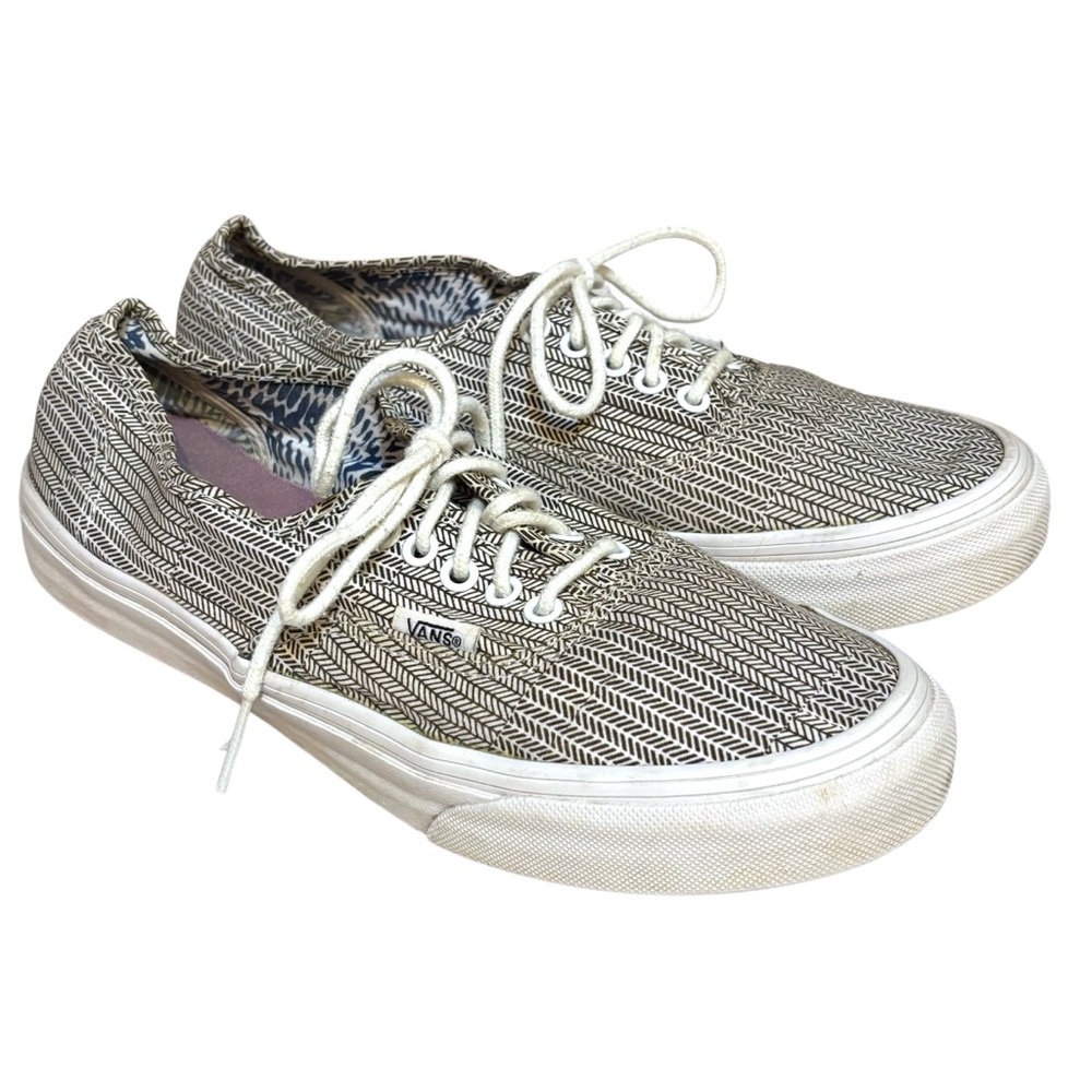 Vans Off The Wall sneakers white black print lace up casual shoes 8.5 US women’s